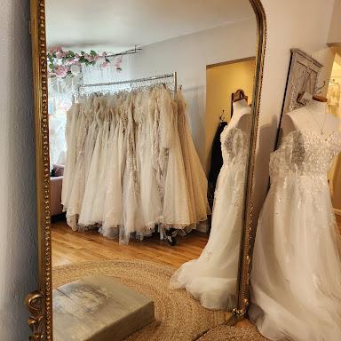 Bateau Bridal Boutique store front