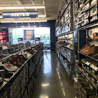 SKECHERS Warehouse Outlet store front