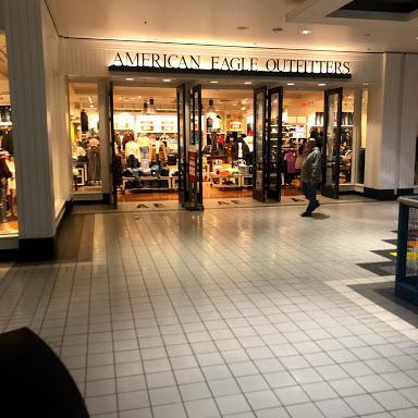 American Eagle store front