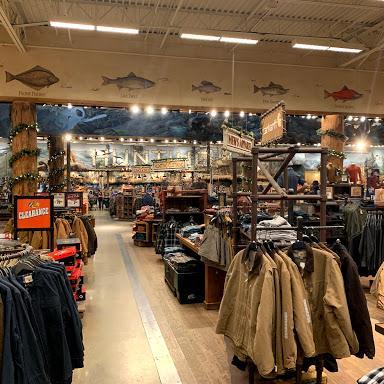 Bass Pro Shops store front