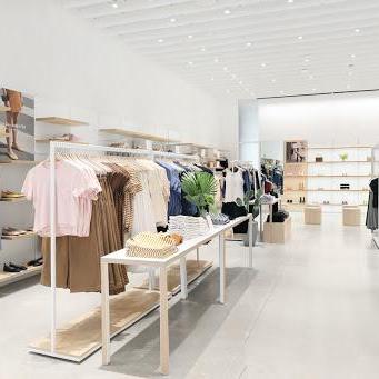 Everlane store front