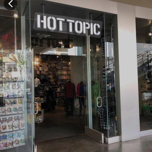 Hot Topic store front