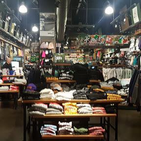 Zumiez store front