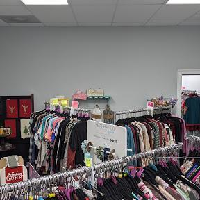 Aimaleigh's Boutique - Women's Clothing & Gift Shop in Chesapeake store front