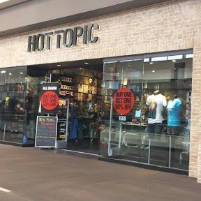 Hot Topic store front