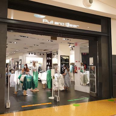 Pull&Bear store front