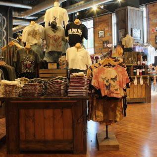 Barefoot Campus Outfitter store front