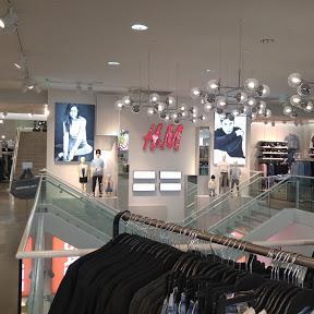 H&M HOME store front