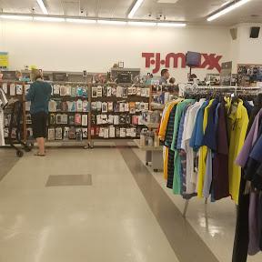 T.J. Maxx store front