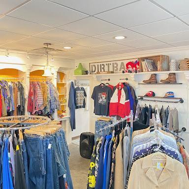 Dirtbag Vintage store front