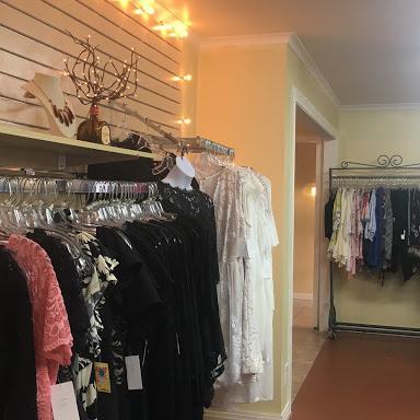 The Curvy Closet Boutique store front