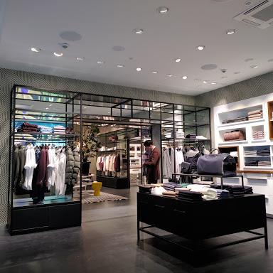 Suitsupply Frankfurt am Main store front