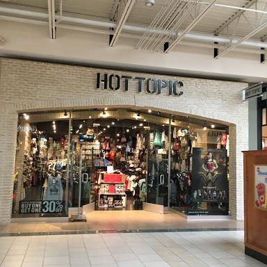 Hot Topic store front