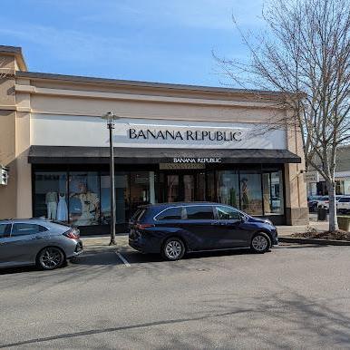 Banana Republic store front