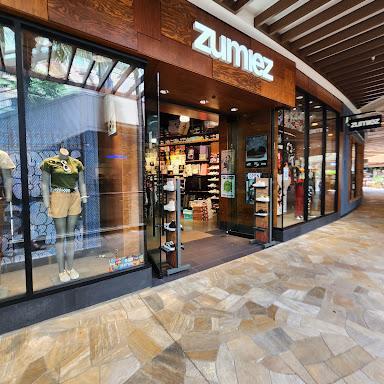 Zumiez store front