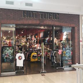 Hot Topic store front