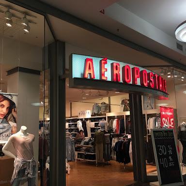 Aéropostale store front