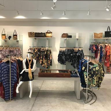 Noʻeau Designers - Ka Makana Aliʻi store front