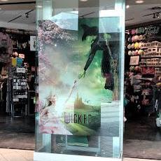 Hot Topic store front