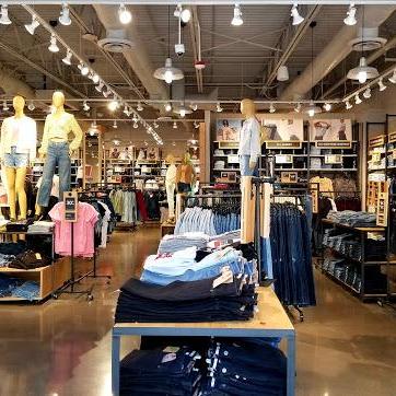 Levi’s Outlet Store store front