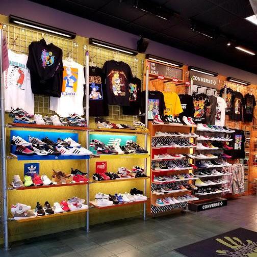 Journeys store front