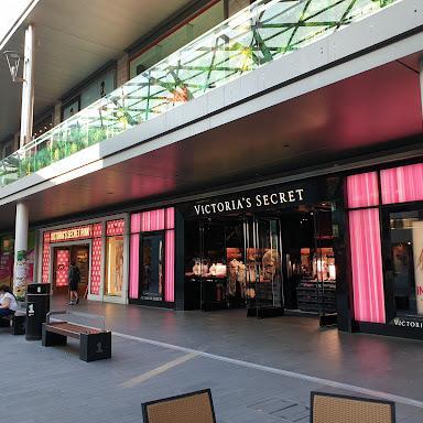 Victoria's Secret store front