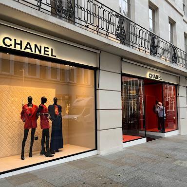 CHANEL NEW BOND STREET store front