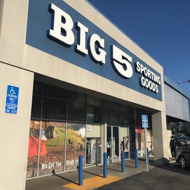 Big 5 Sporting Goods store front