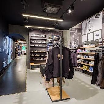 VANS Store Milan Porta Ticinese store front