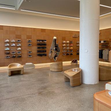 Allbirds store front