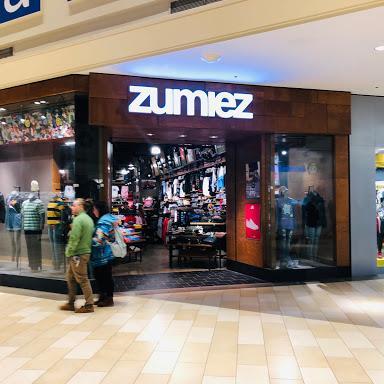 Zumiez store front