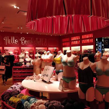 Victoria's Secret store front