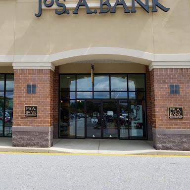 Jos A. Bank store front