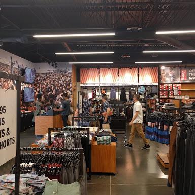 Vans Outlet store front