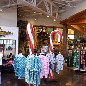 Bass Pro Shops store front