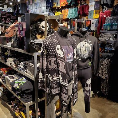 Hot Topic store front