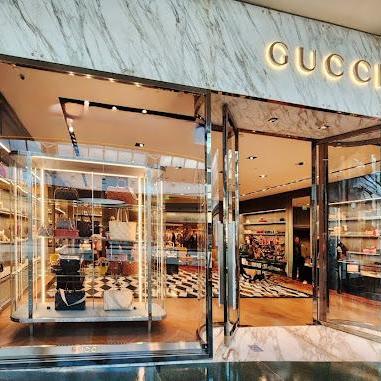 Gucci store front