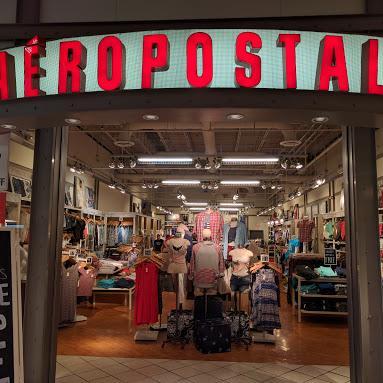 Aéropostale store front