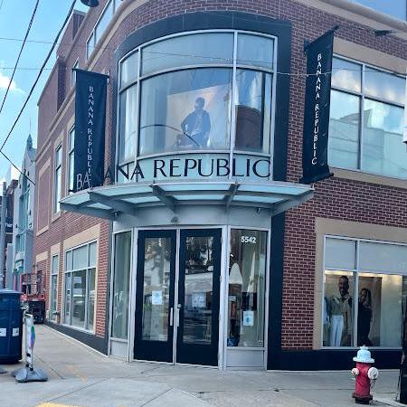 Banana Republic store front