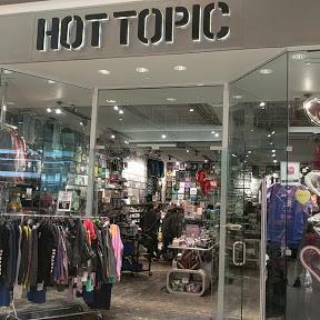 Hot Topic store front