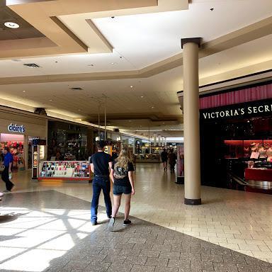 Victoria's Secret & PINK by Victoria's Secret store front