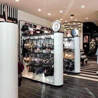 Hunkemöller store front