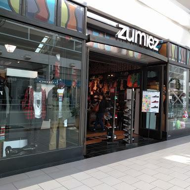 Zumiez store front