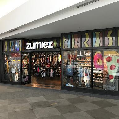 Zumiez store front