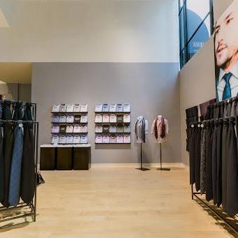 Indochino store front