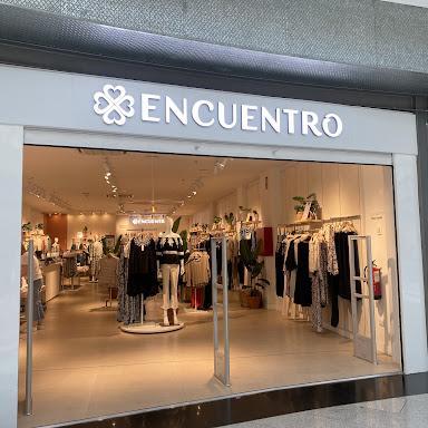 Encuentro Moda store front