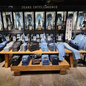 JACK & JONES store front