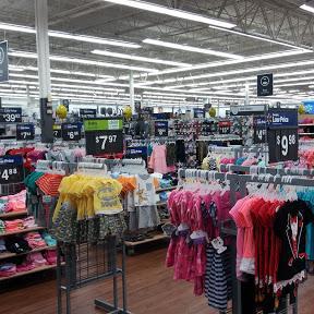 Walmart Supercenter store front