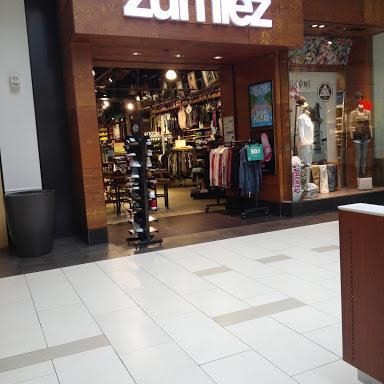 Zumiez store front