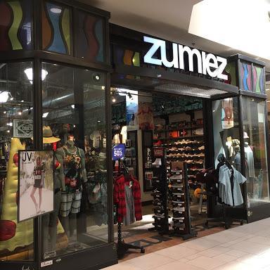 Zumiez store front